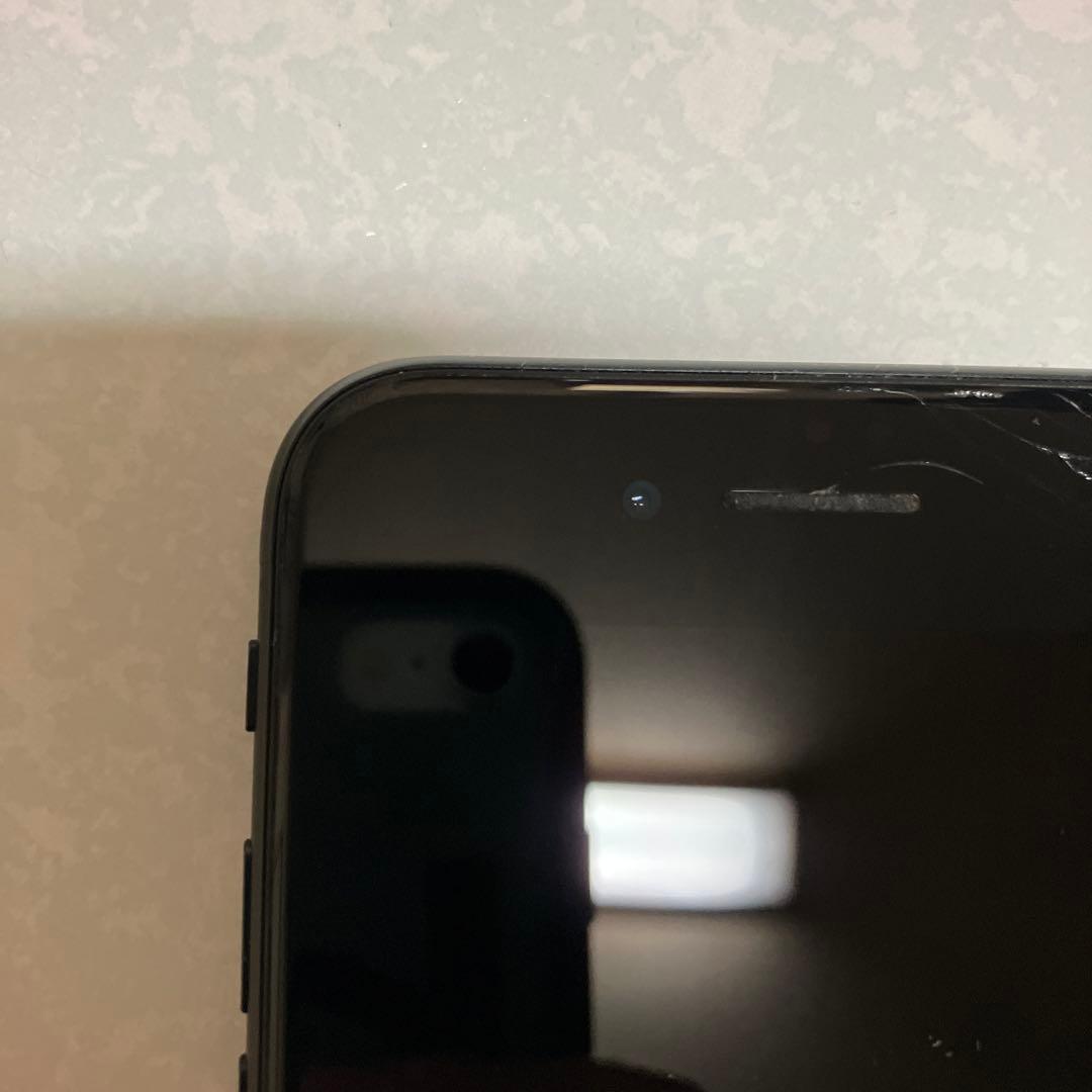 iPhone se 第二世代　64ＧＢブラック 画面ひびあり