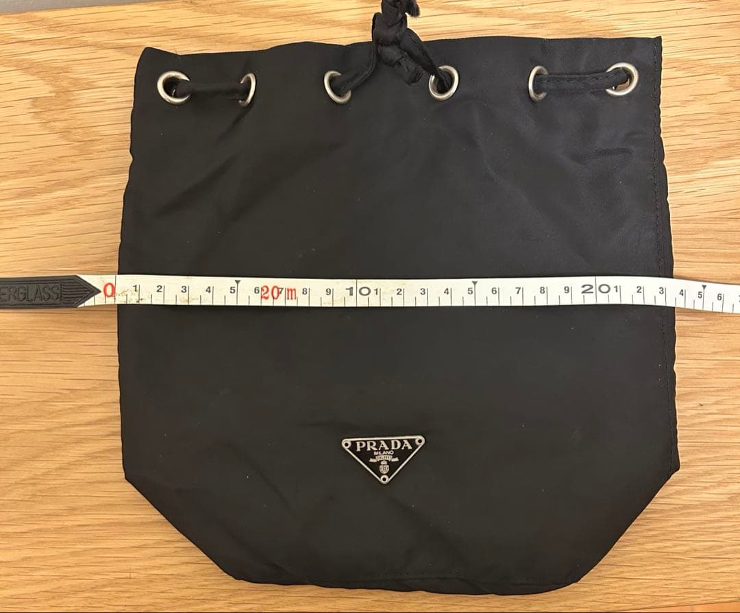 Prada ブラック 巾着ナイロンバッグ