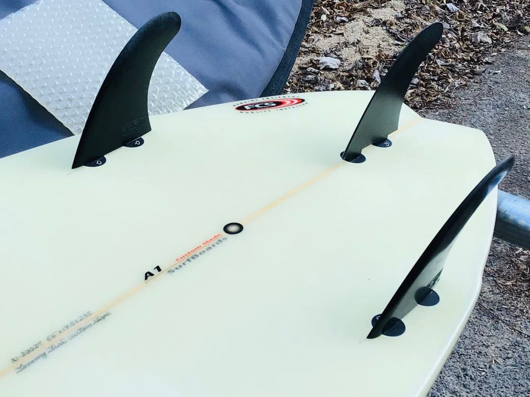 A1サーフボード製  Tsaiカスタムシェイプ 6ft ケース付 美品