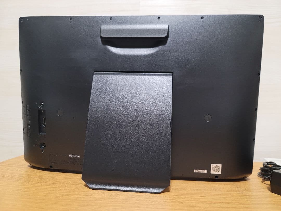 美品Panasonic ポータブルテレビ 19V型 ビエラ UN-19CF10D