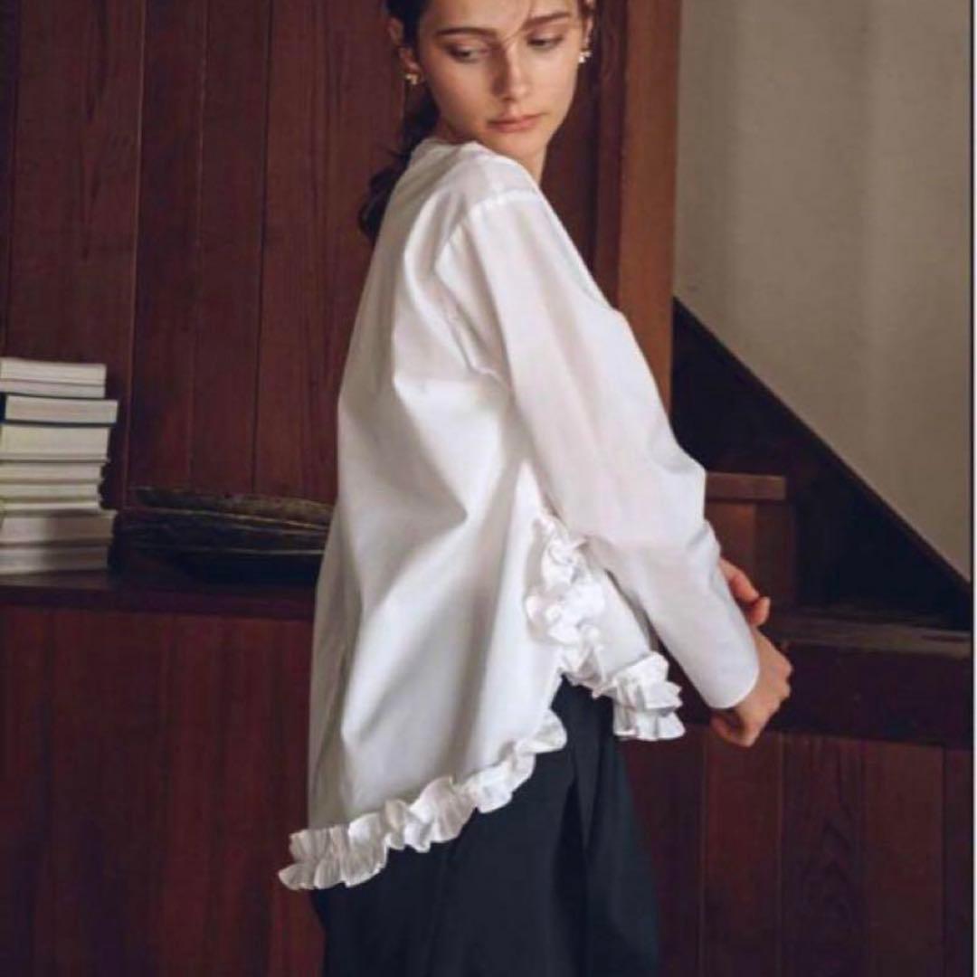 OHGA フリル裾ブラウス　ブラック