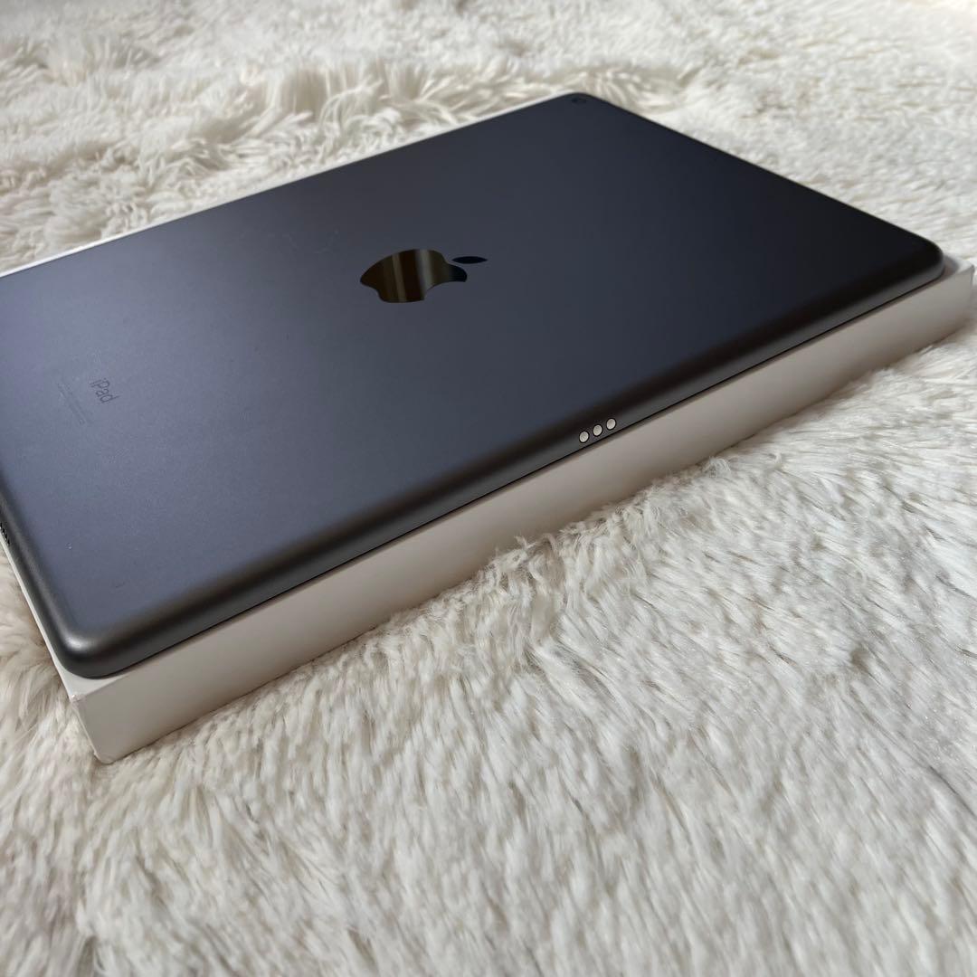 【完動品】iPad 第９世代 64GB 【すぐ発送】【付属品】