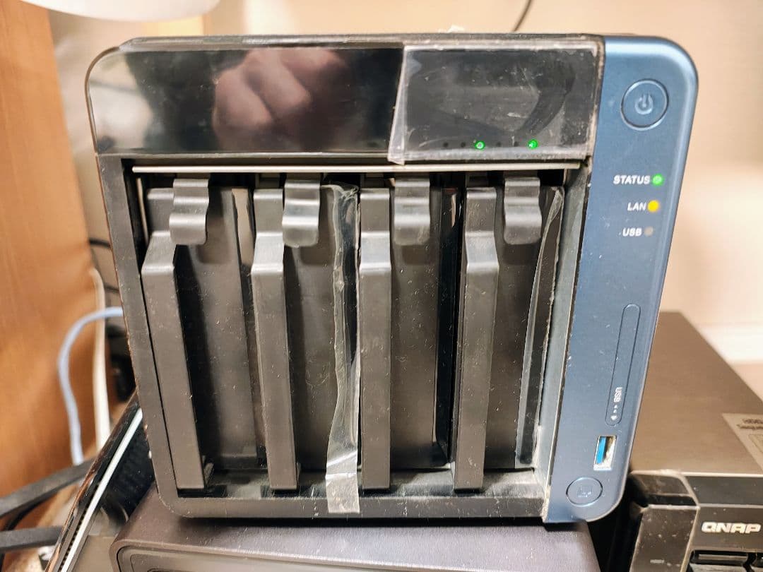 動作品　QNAP TS-453be NAS 本体 メモリ16GB拡張済み