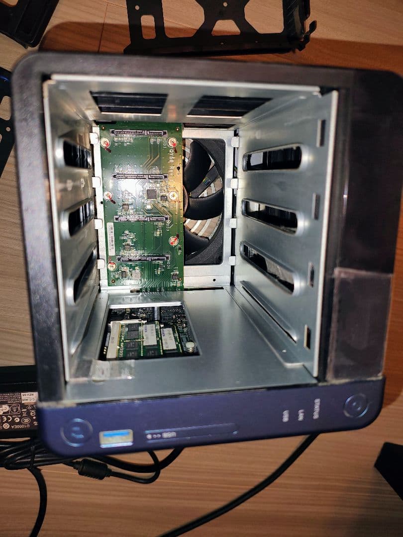 動作品　QNAP TS-453be NAS 本体 メモリ16GB拡張済み