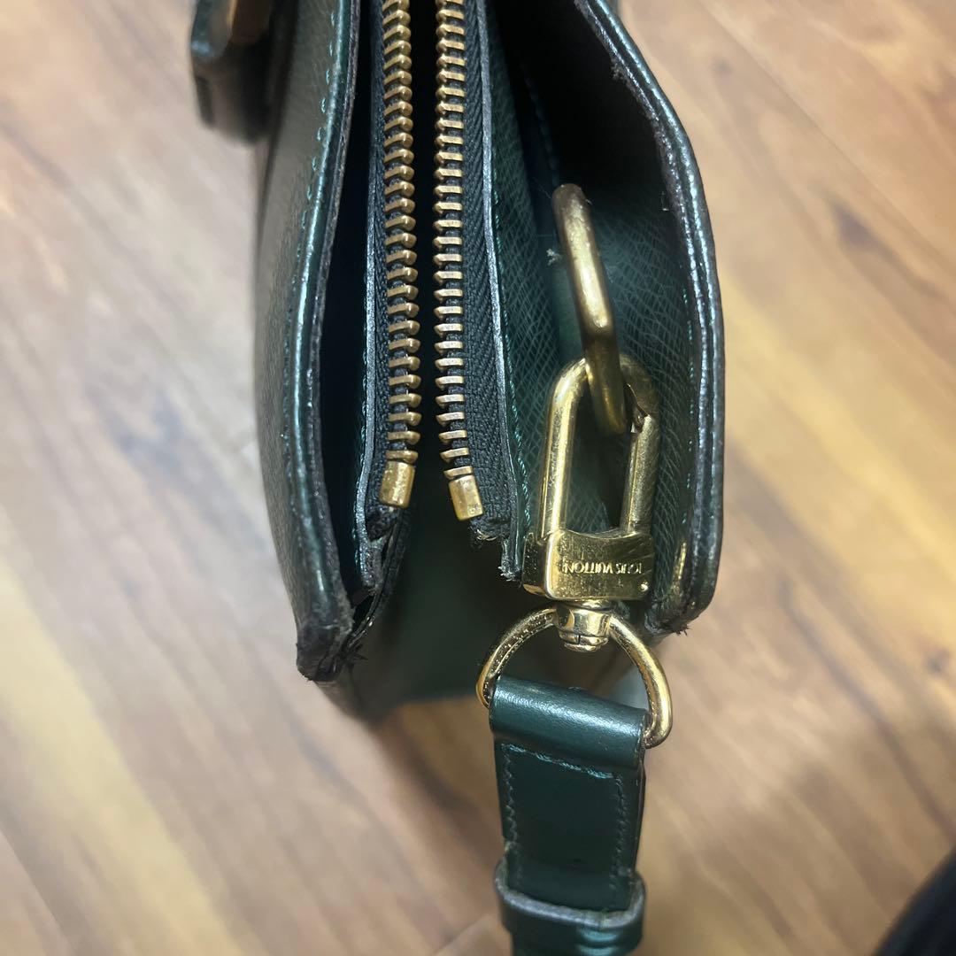 Louis Vuitton タイガ　グリーン　ビジネスバッグ