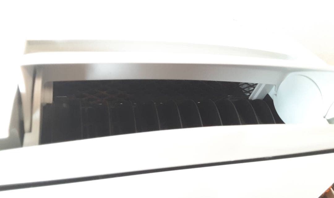 シャープCM-N100-W 冷風衣類乾燥除湿機 プラズマクラスター7000