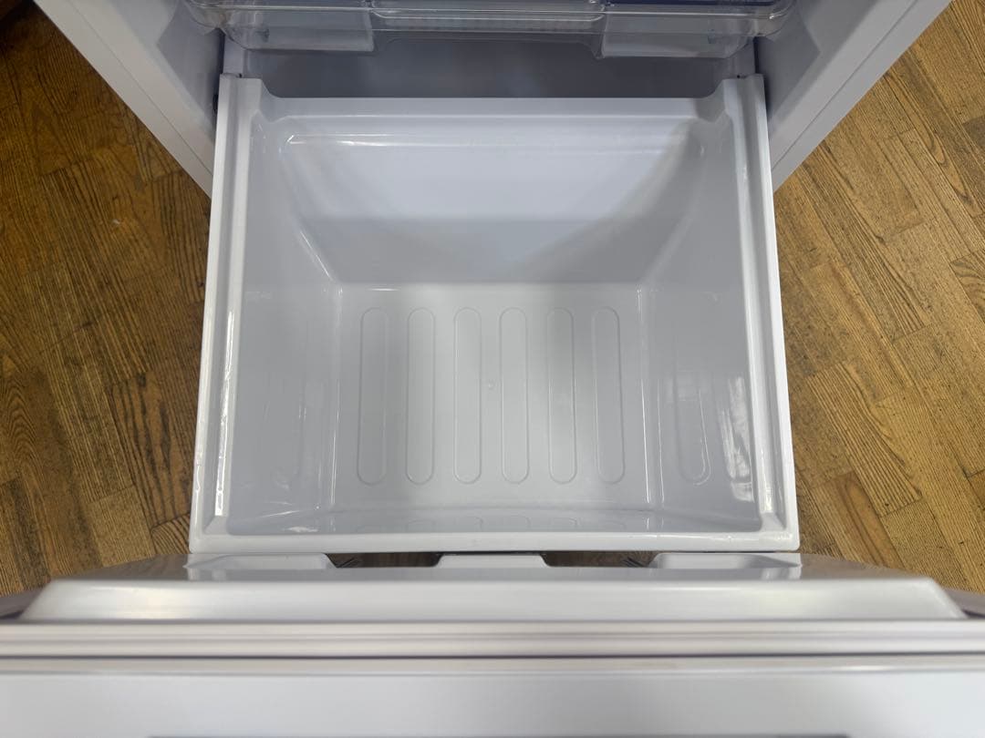 F002　超美品　SHARP 冷蔵庫 2025年製 152L　2ドア