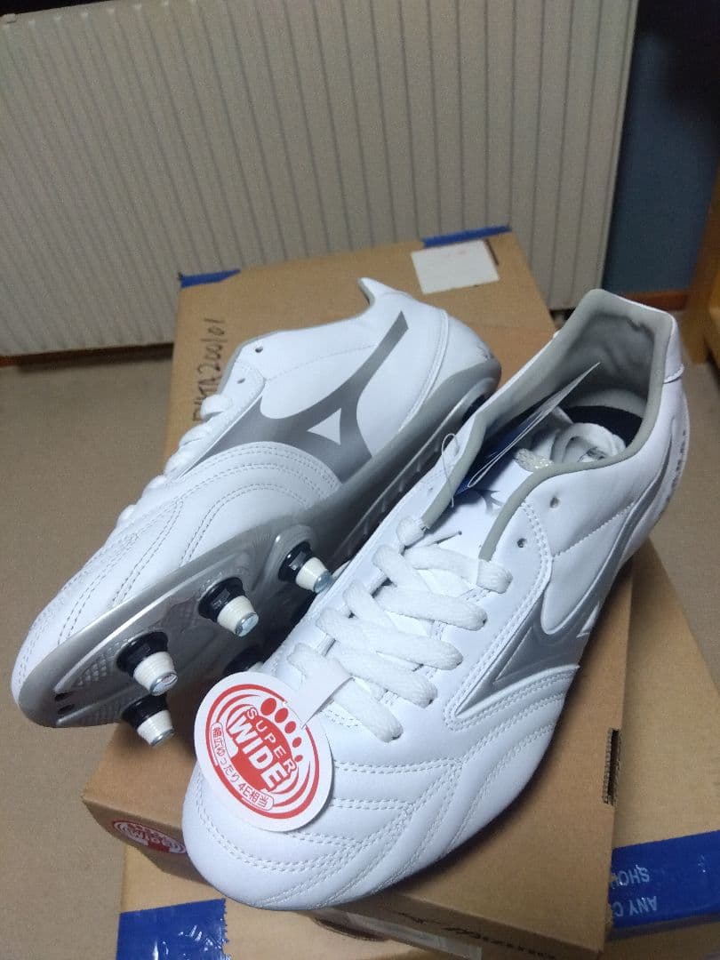 ラグビースパイク／27.5／白×シルバー／R1GA230003／新品・未使用品