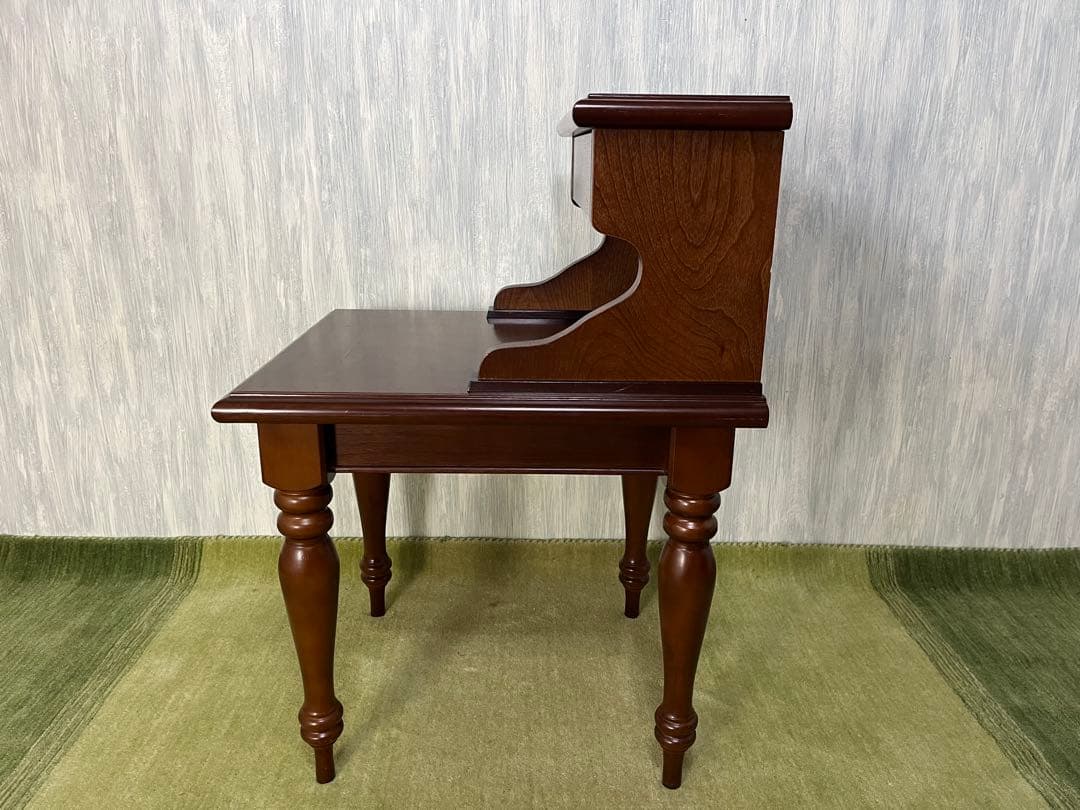 フランスベッド社製　ナイトテーブル