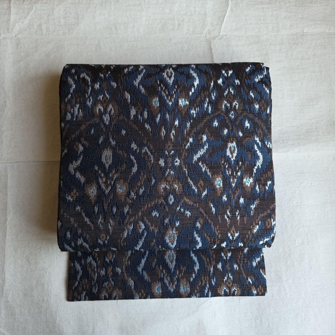 モダンな装いにも　上品な光沢を楽しむ　西陣名古屋帯