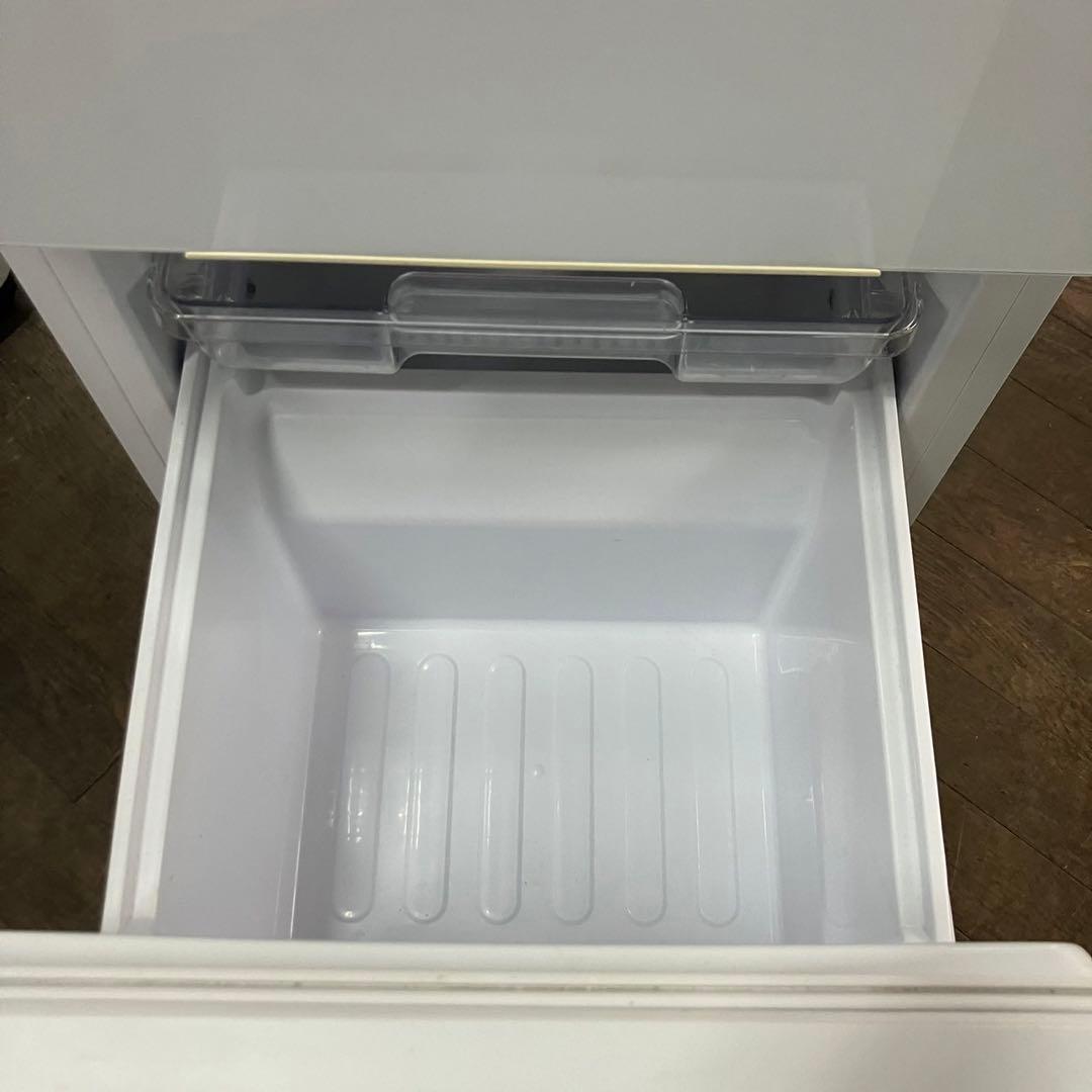 244 SHARP 最新モデル2021年製ガラスパネル　2ドア冷蔵庫　152L