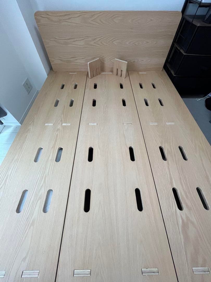 コアラ　木製ダブルベッドフレーム スリットデザイン