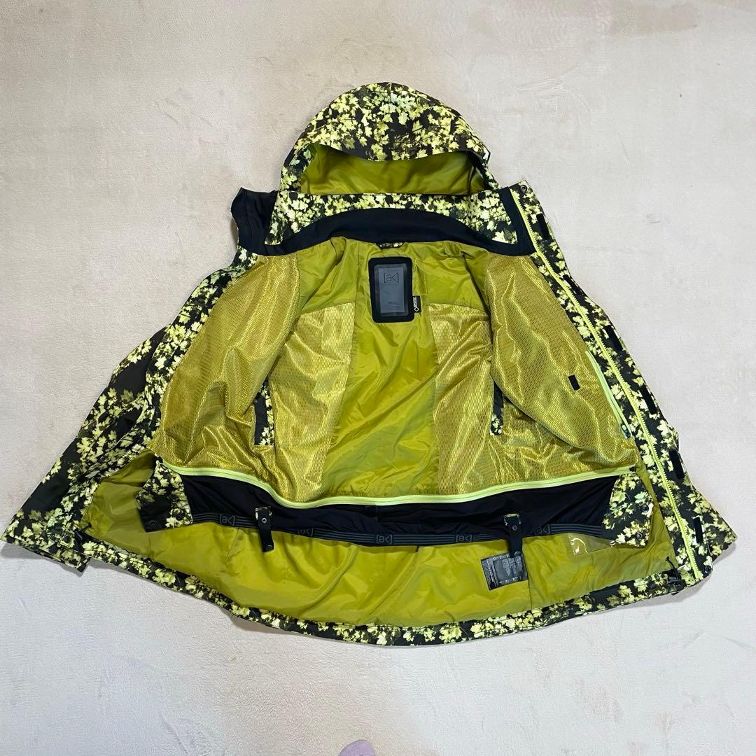 【超美品】バートン ak ゴアテックス ジャケット スノボウェア 花柄　S