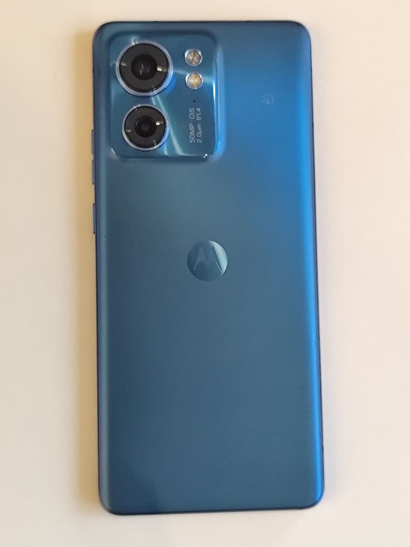 【即日発送・箱付き・中古美品】motorola edge 40 ルナブルー 本体