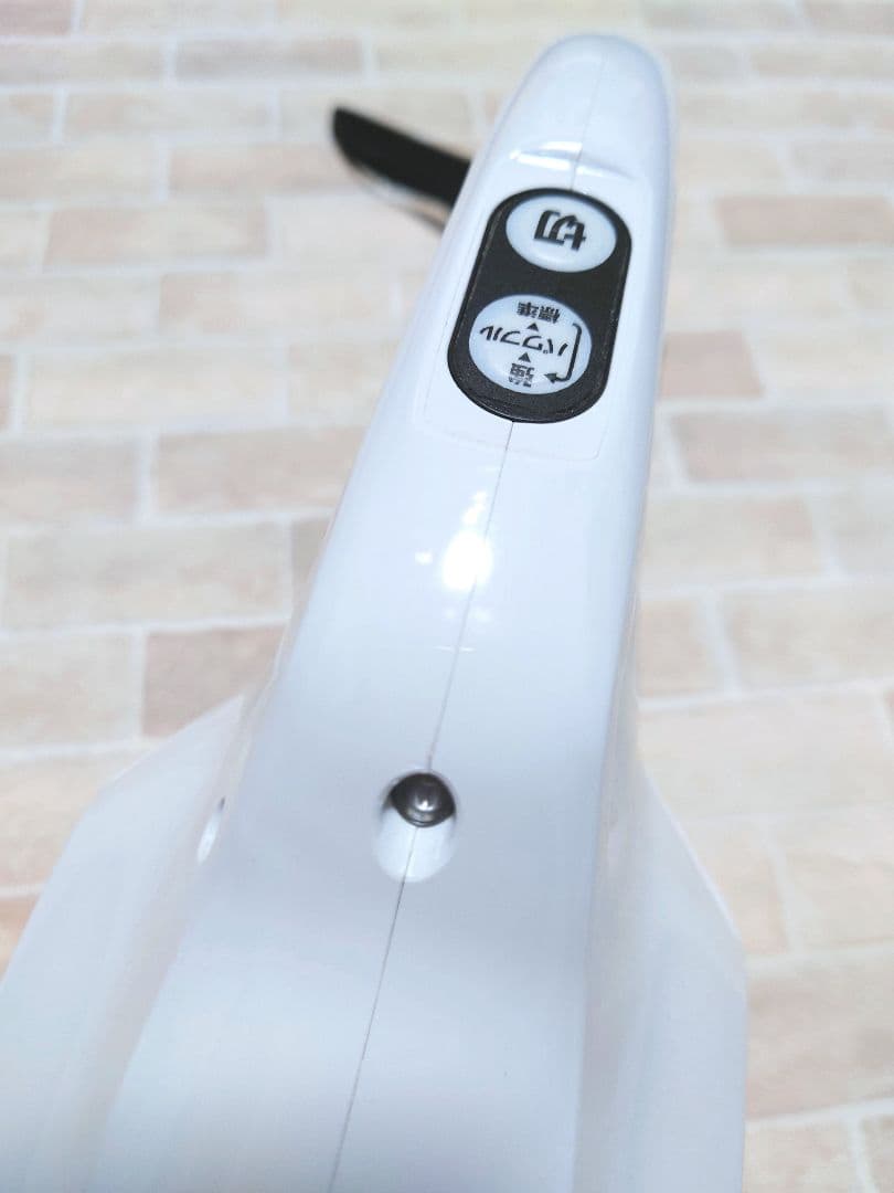 美品　マキタ　コードレス充電式　クリーナー　掃除機　CL107FD