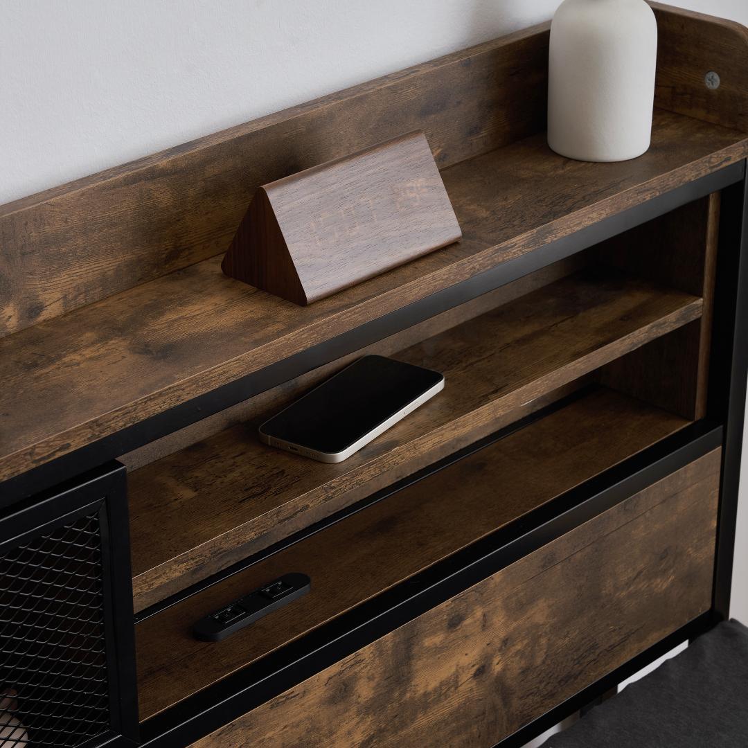 数量限定セール！売切ゴメンSD・セミダブル　ベッドフレーム・コンセント付き