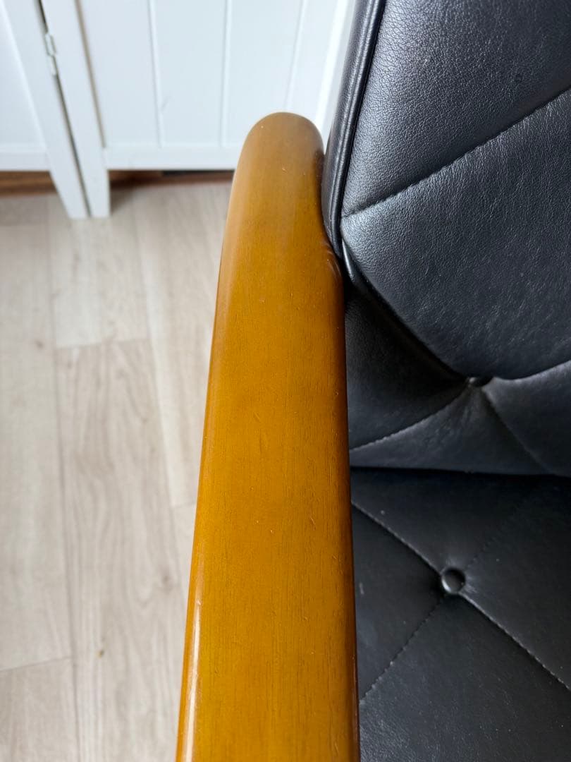 ①カリモク Kチェア 1Pソファ WS1180BW レトロ 1人掛けソファ