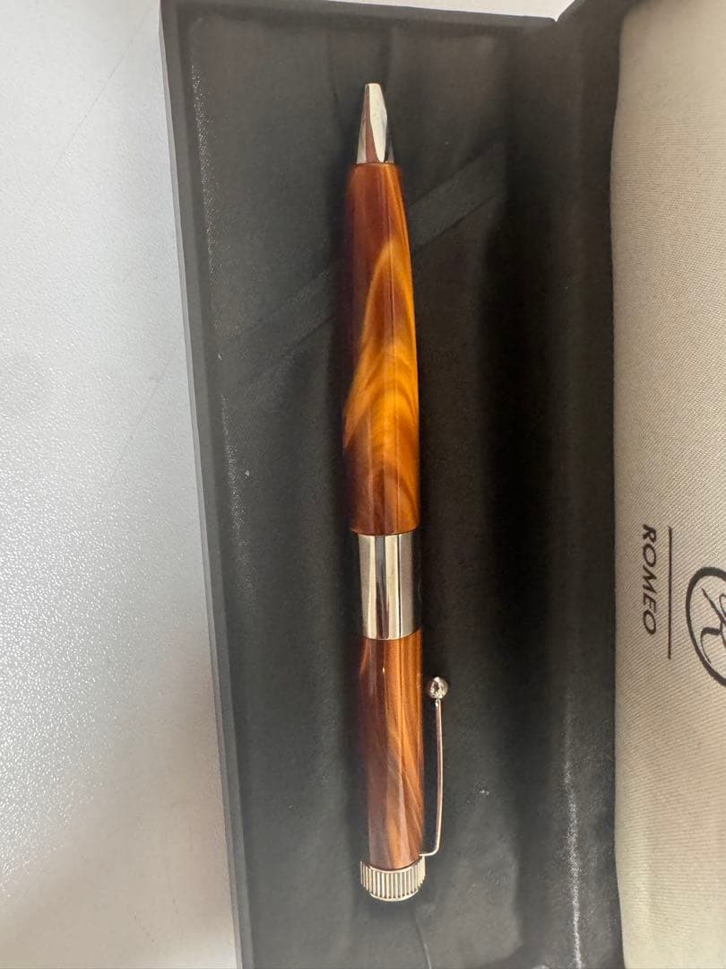 ロメオ No.3 イタリアンアンバー 太軸