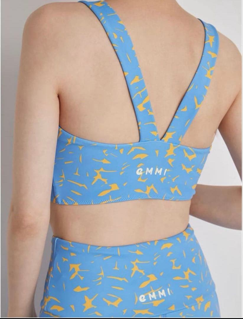 ⭐︎新品⭐︎emmi yoga エミヨガ　トップス&レギンス　9-11号　上下