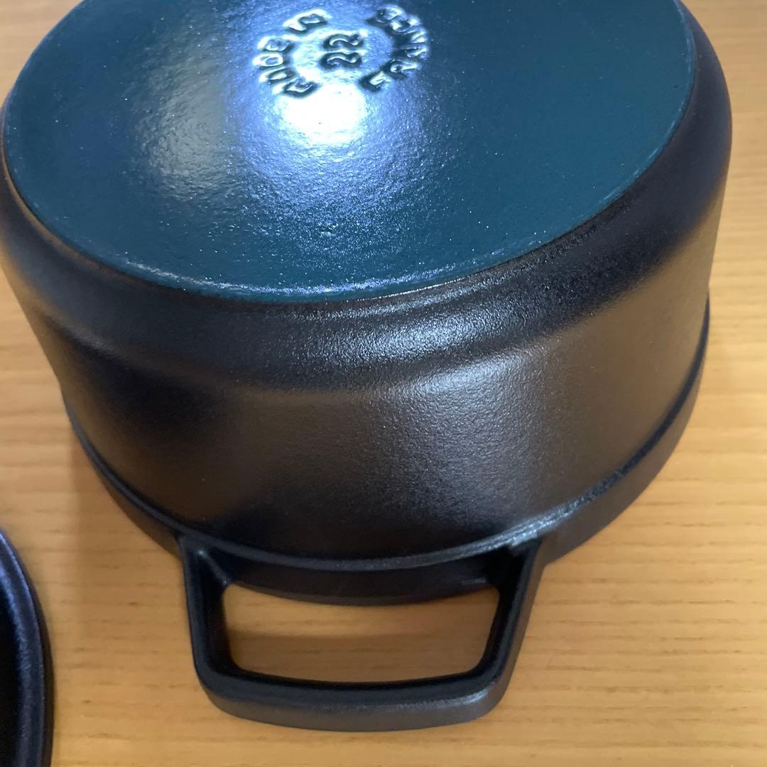 ストウブ ピコ・ココットラウンド 22 cm Staub