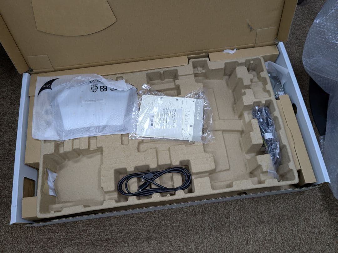 DELL 32インチ曲面モニター S3221QS