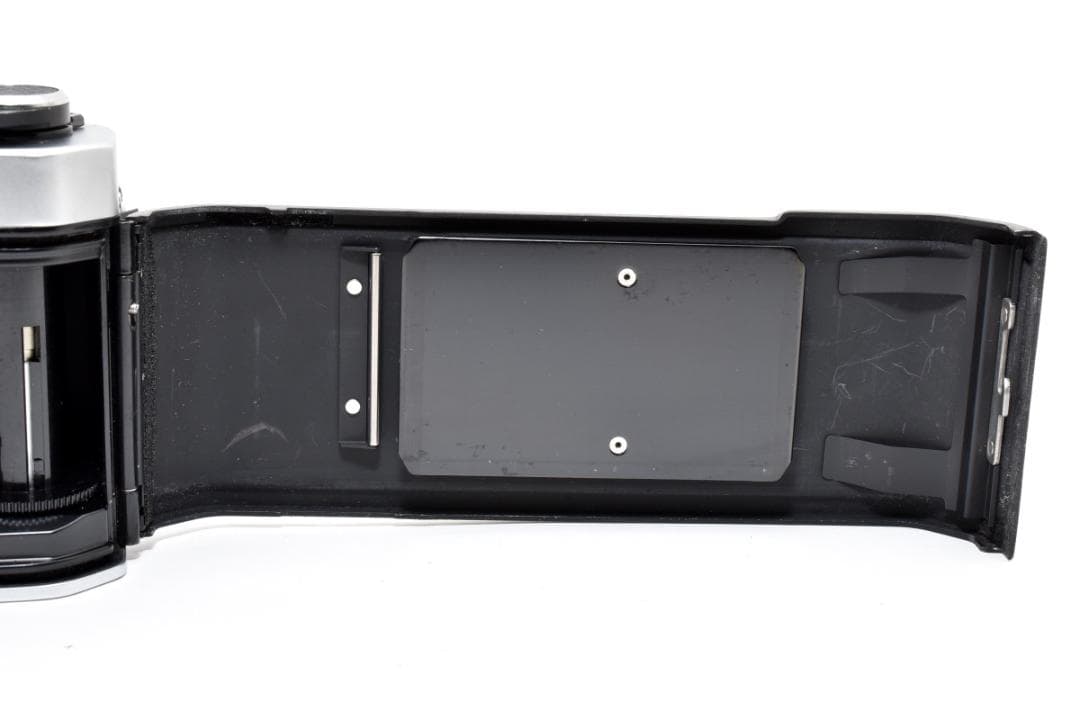 美品 NIKON FE2 シルバー フィルムカメラ モルト新品交換済 B770