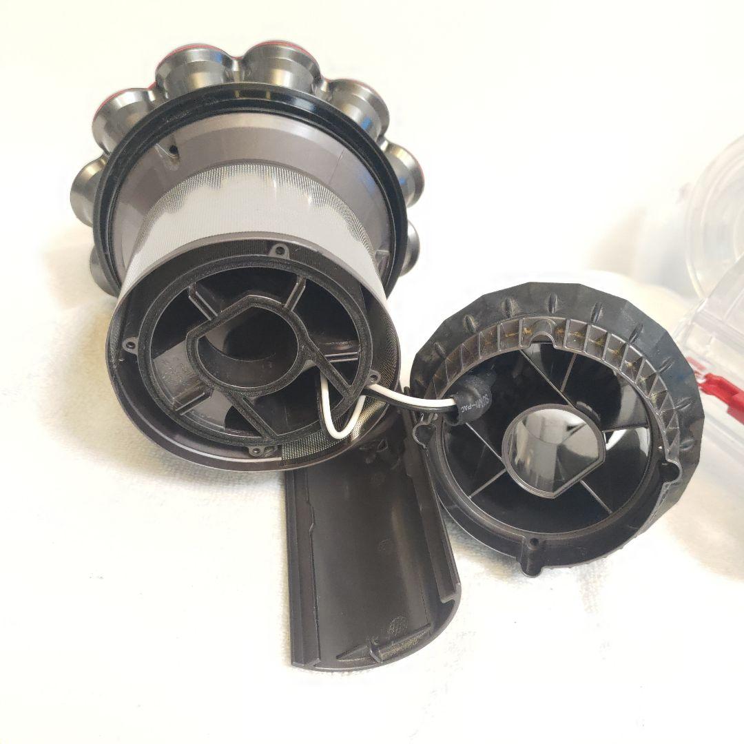 バッテリー付き。 SV12 ダイソン V10 クリーニング済み。