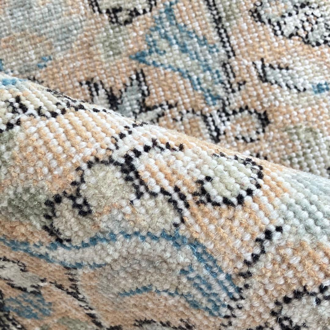 囲みコーラルベージュ✳︎111×211 フローラル　ブルー　トルコヴィンテージラグ