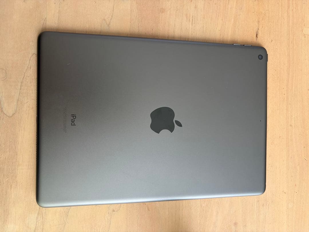 iPad (第9世代) 64GB Wi-Fi スペースグレー