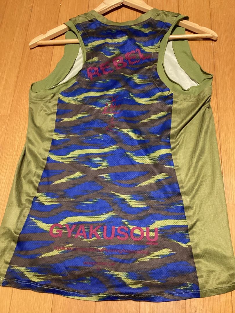 JONIO着 GYAKUSOU ギャクソウ ノースリーブ タンクトップ S