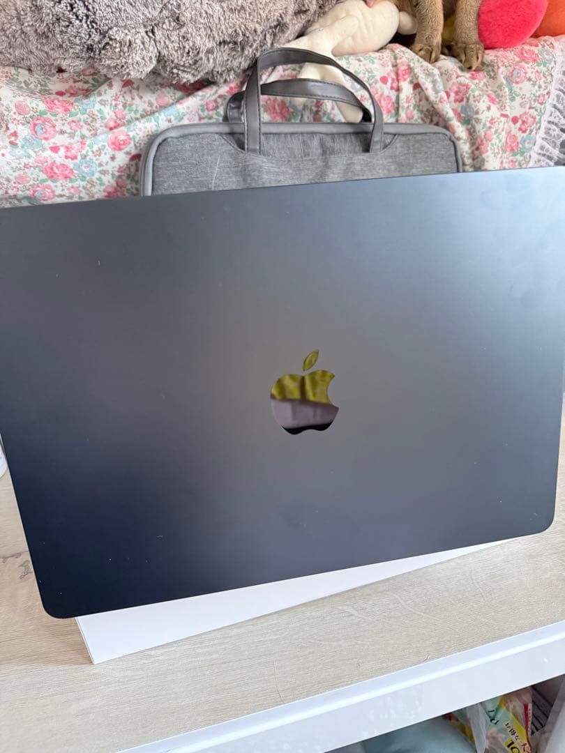 M2 MacBook Air 13.6インチ　8GB 256SSD