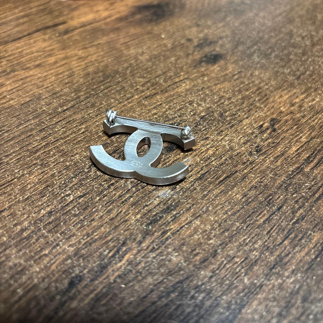 パ*ダ様 最終値下げ❗️【超美品】CHANEL ダブルCロゴブローチ クリスタル