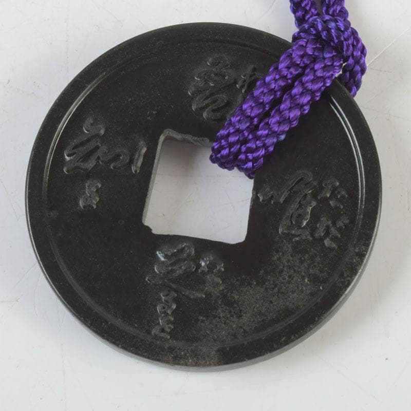 時代提げ物　黒漆　丸に片喰蒔絵　印籠　薬入　根付　緒締め玉　C　9446