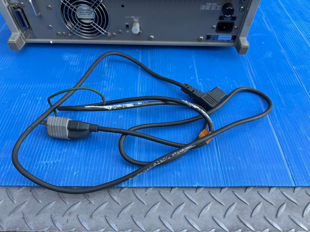 LEADER 3220 シグナルジェネレーター標準信号発生器リーダー電子ジャンク