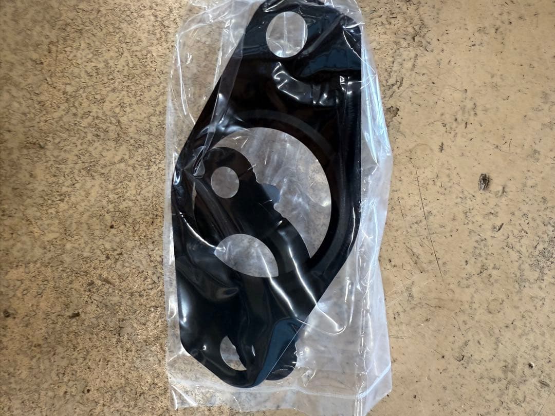 30プリウス EGRバルブ　ガスケット付き トヨタ純正　新品未使用