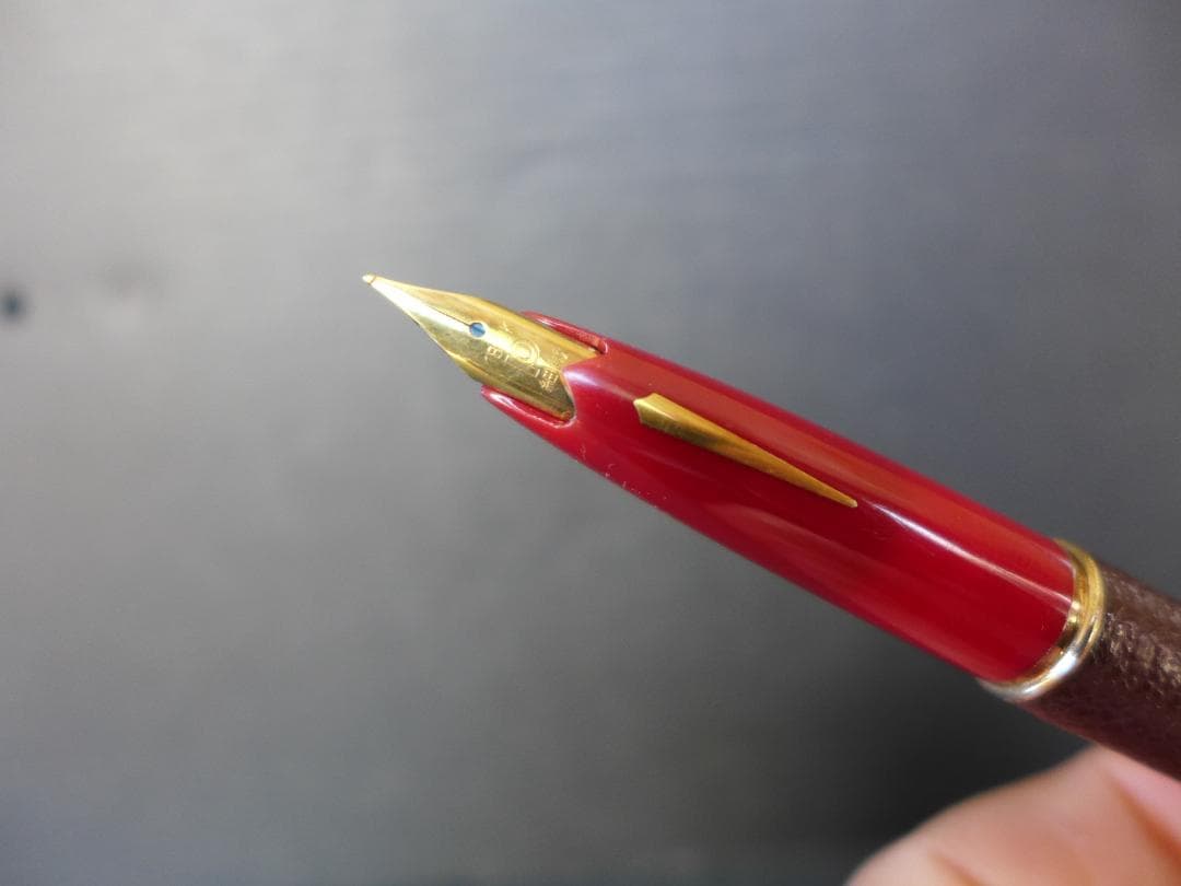 時代物　プラチナ万年筆　金属・皮製　ペン先:18K細軟 18 プラチナ　レトロ