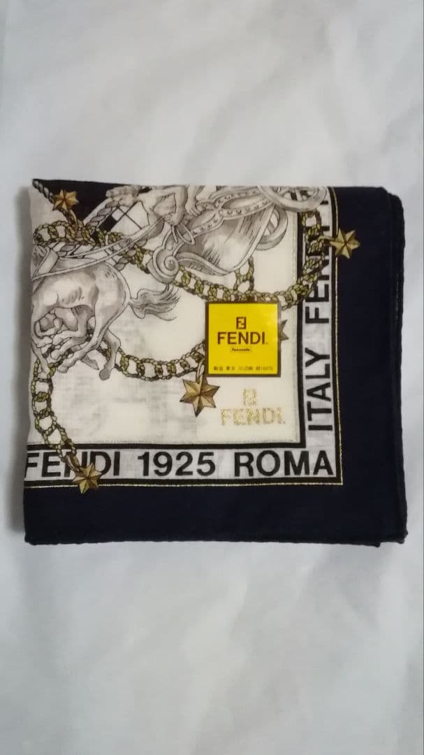 FENDI　フェンディ　ミニポーチ　ハンカチセット