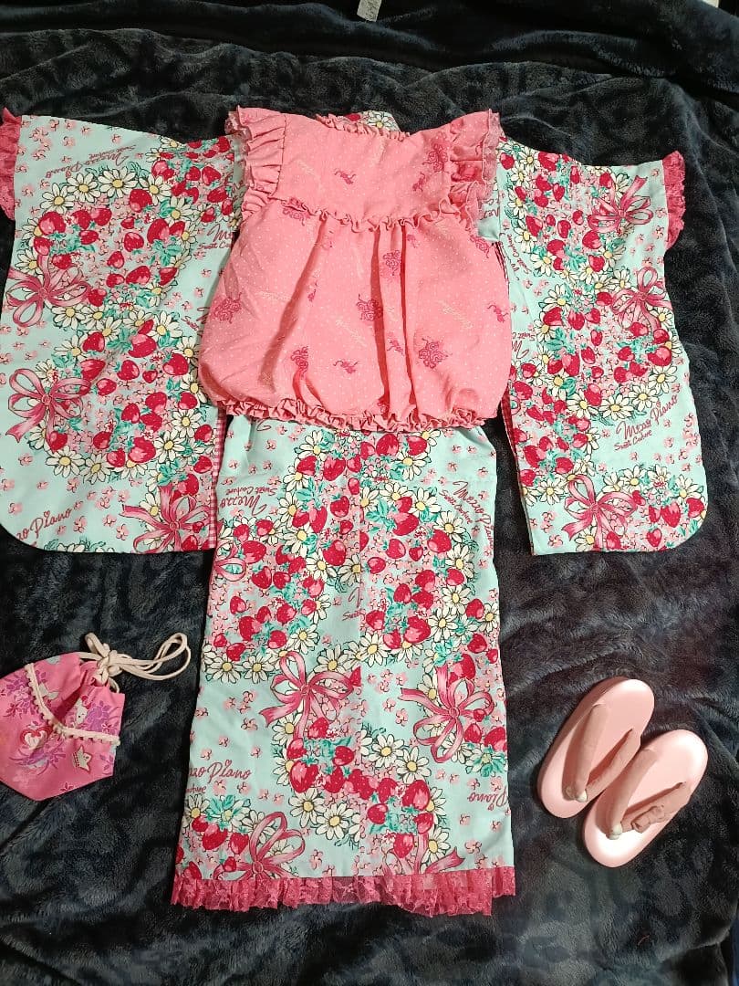 mezzopiano メゾピアノ　3歳　七五三　着物　被布セット　いちご　y2k