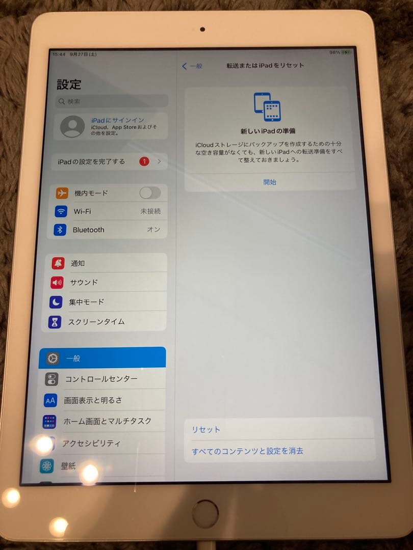 25.9.27動作確認済み。バッテリー良好。iPad 5世代　128G wifi