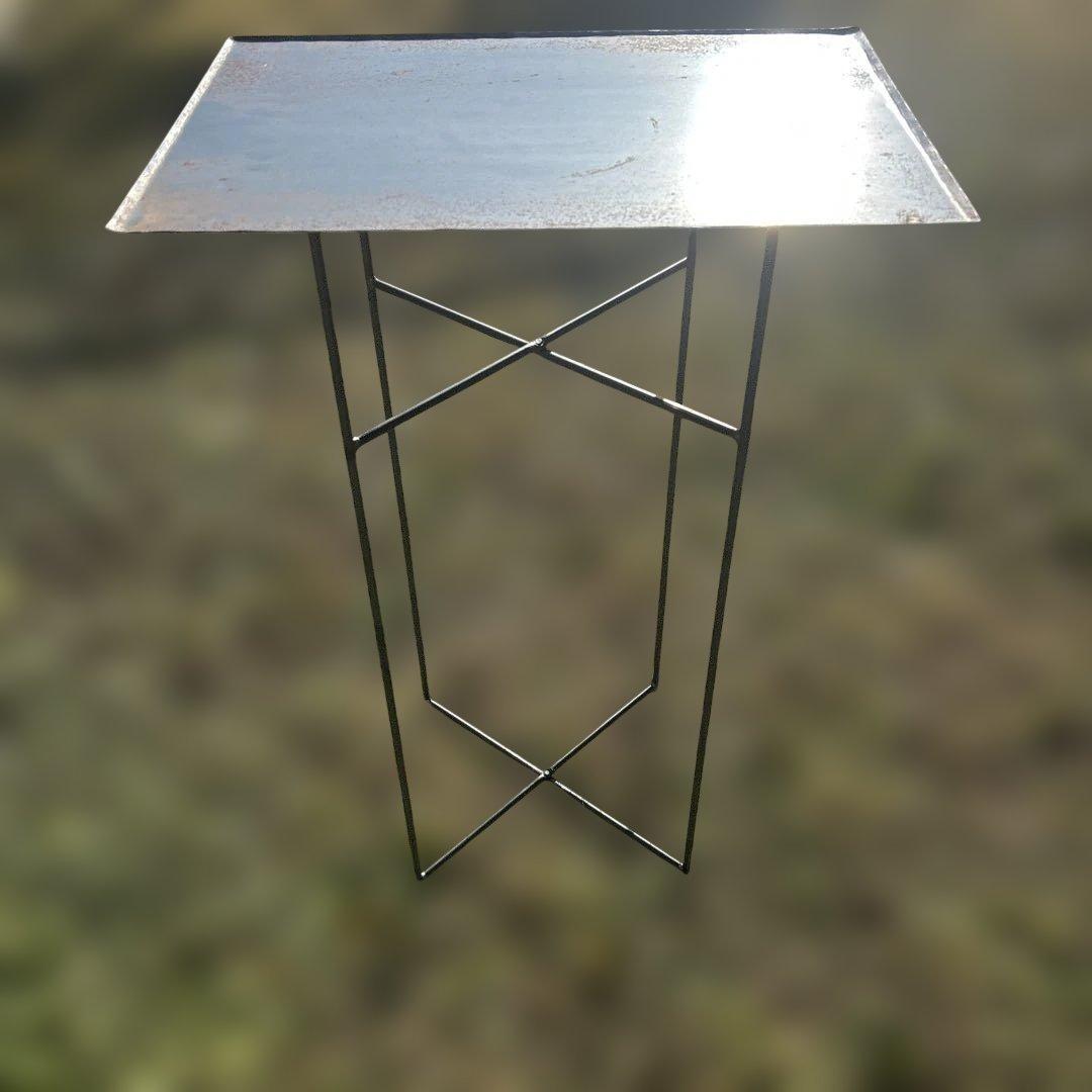 チプラスタジオ金属製シンプルテーブル