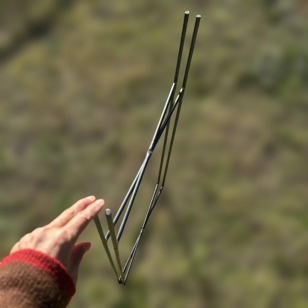 チプラスタジオ金属製シンプルテーブル