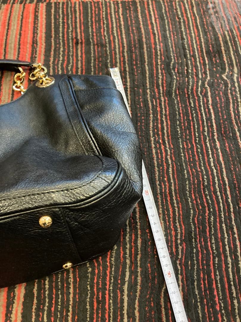 フェラガモ　黒レザー ハンドバッグ【ただし注意事項あり】