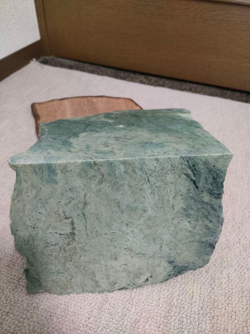 大型逸品！【日高翡翠】極上１７kg 原石 鑑賞石 天然石 標本石 国産鉱物