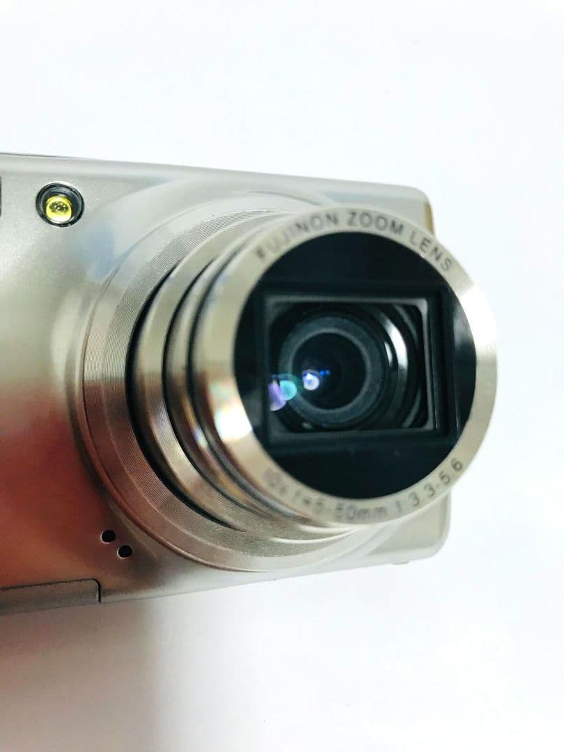 【値下げ歓迎・美品】 FUJIFILM FinePix F70 EXR シルバー