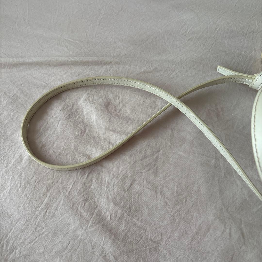 セリーヌのロゴ入りストローバッグ