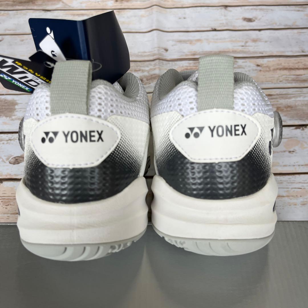 ヨネックス　パワークッションコンフォートワイドダイヤル4GC 白　25.5㎝新品