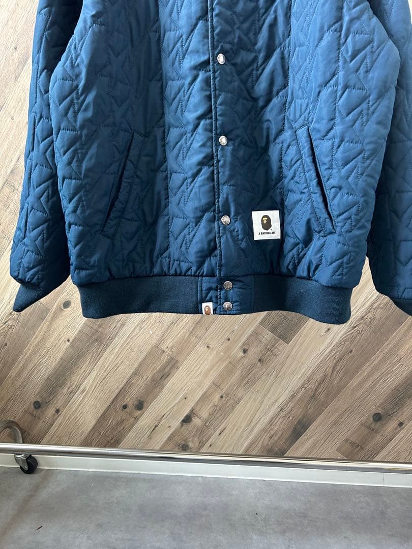 ★ アベイジングエイプ 刺繍ロゴ キルティング リバーシブル スタジャン