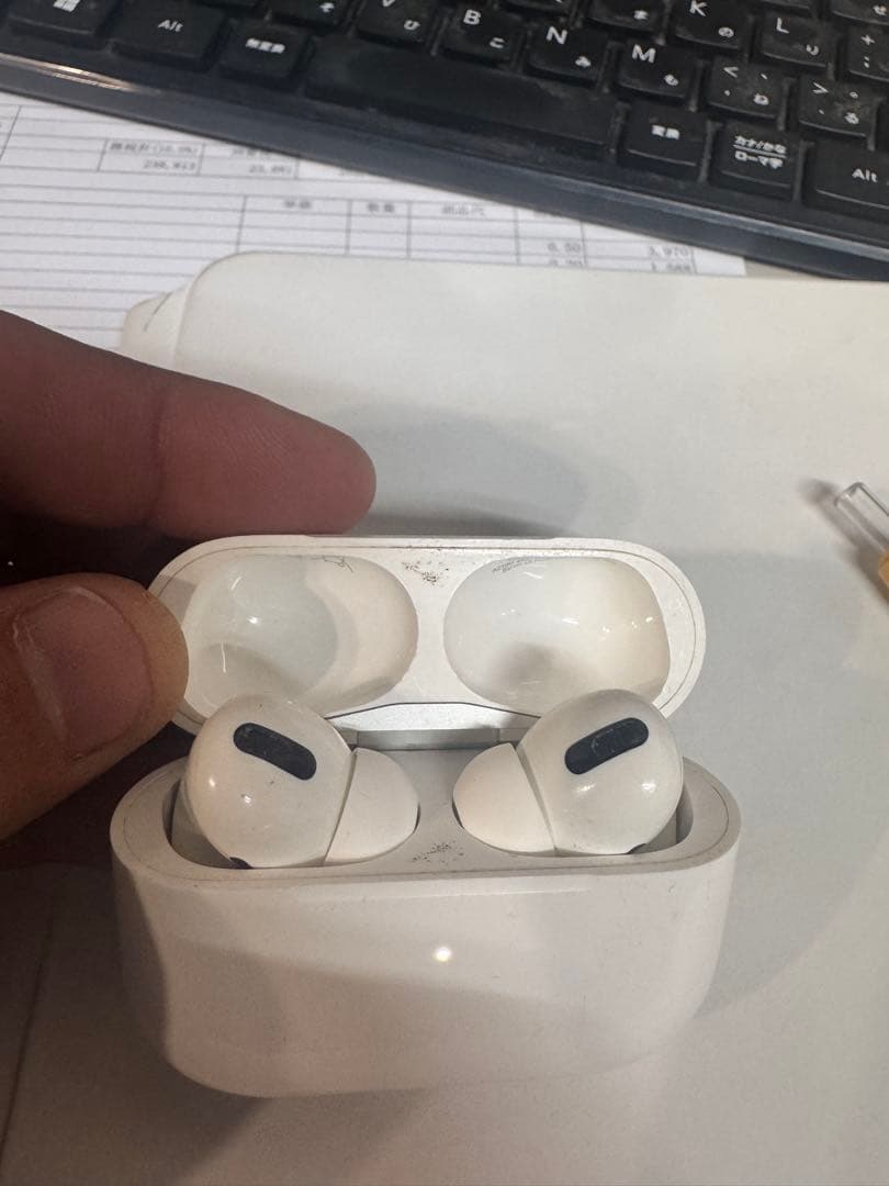 AirPods Pro 第一世代　本体 ホワイト ケース