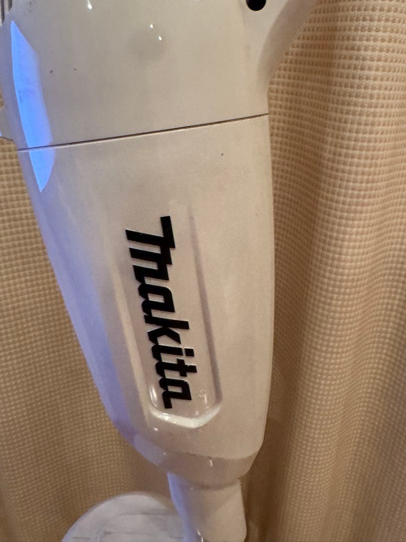 Makita マキタ　コードレス　サイクロン　スティッククリーナー 本体