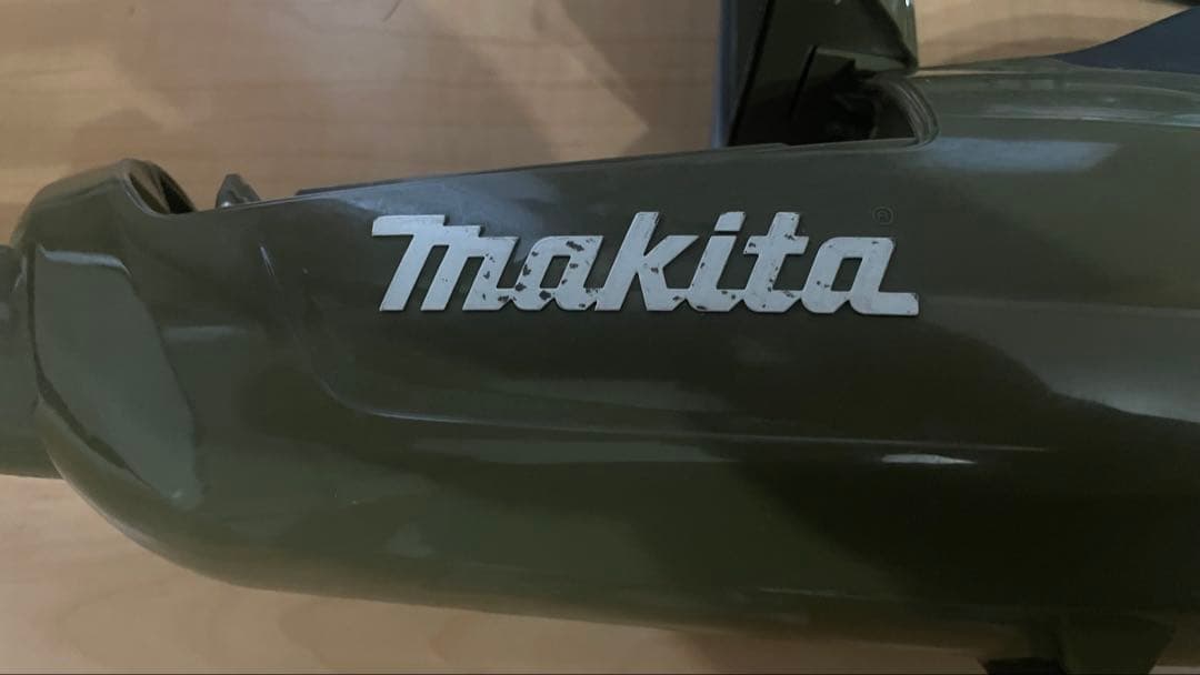 マキタ　スティッククリーナー CL285FD 【備品未使用品有り】